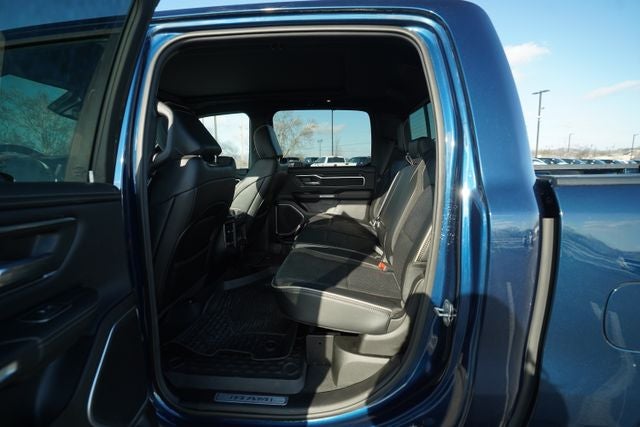 2022 RAM 1500 Laramie Crew Cab 4x4 5'7' Box