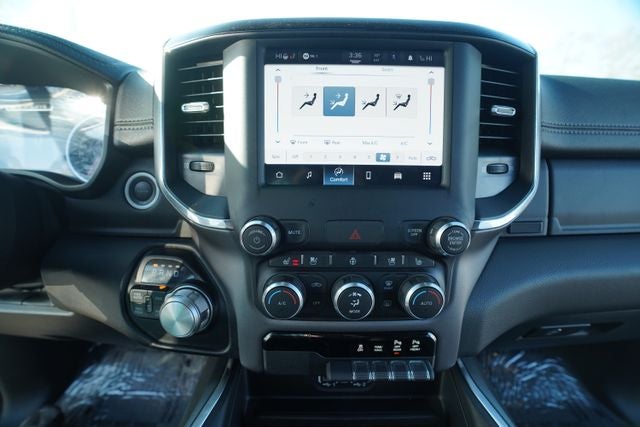 2022 RAM 1500 Laramie Crew Cab 4x4 5'7' Box