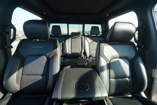 2022 RAM 1500 Laramie Crew Cab 4x4 5'7' Box