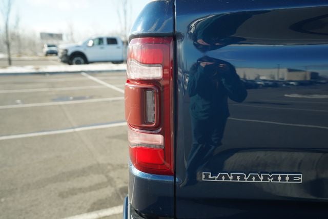 2022 RAM 1500 Laramie Crew Cab 4x4 5'7' Box