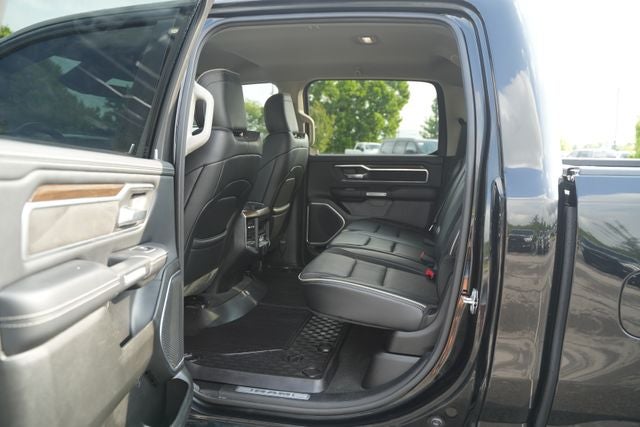 2022 RAM 1500 Laramie Crew Cab 4x4 5'7' Box