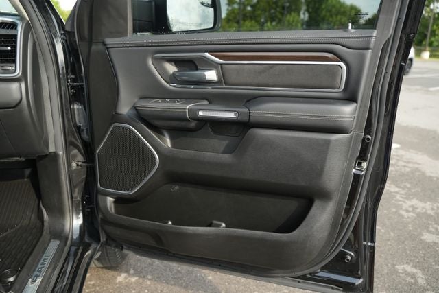 2022 RAM 1500 Laramie Crew Cab 4x4 5'7' Box