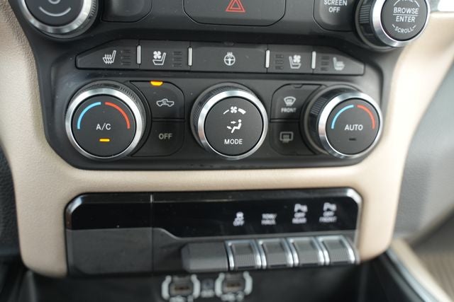 2022 RAM 1500 Laramie Crew Cab 4x4 5'7' Box