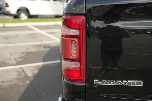 2022 RAM 1500 Laramie Crew Cab 4x4 5'7' Box