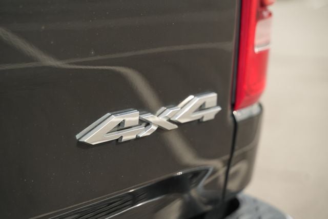 2022 RAM 1500 Laramie Crew Cab 4x4 5'7' Box