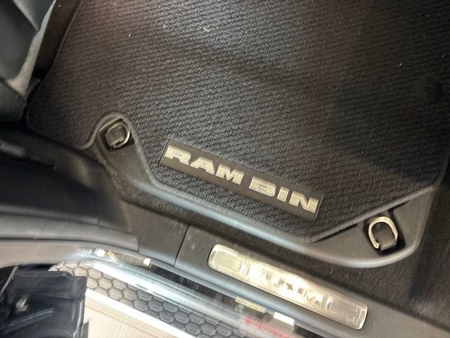 2022 RAM 1500 Laramie Crew Cab 4x4 5'7' Box