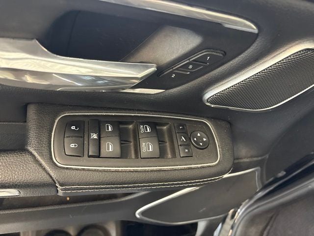 2022 RAM 1500 Laramie Crew Cab 4x4 5'7' Box