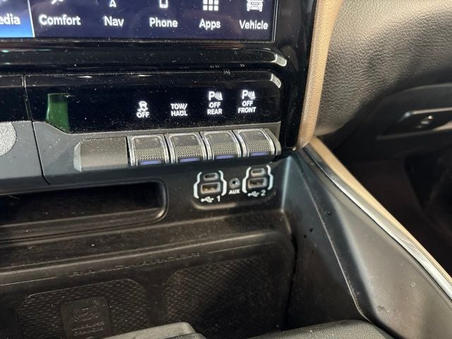 2022 RAM 1500 Laramie Crew Cab 4x4 5'7' Box
