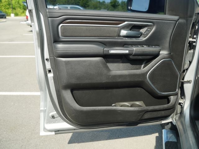 2022 RAM 1500 Laramie Crew Cab 4x4 5'7' Box