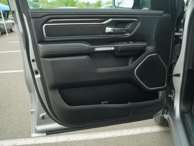 2022 RAM 1500 Laramie Crew Cab 4x4 5'7' Box