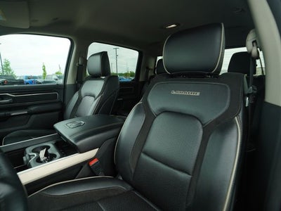 2022 RAM 1500 Laramie Crew Cab 4x4 5'7' Box