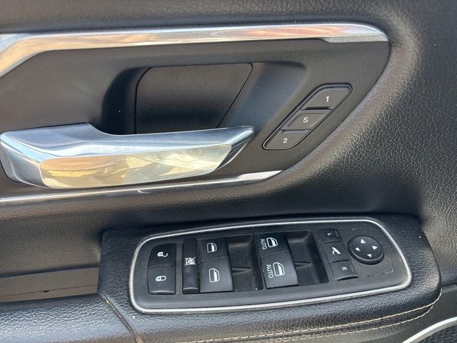 2023 RAM 1500 Laramie Crew Cab 4x4 5'7' Box