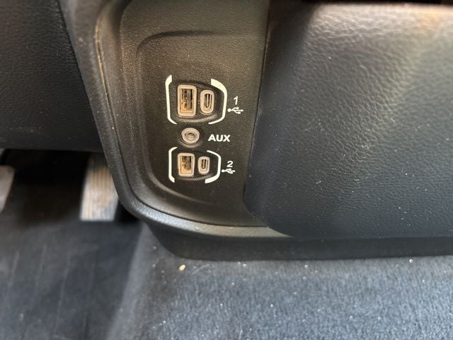 2023 RAM 1500 Laramie Crew Cab 4x4 5'7' Box