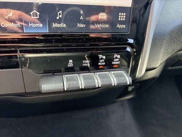 2023 RAM 1500 Laramie Crew Cab 4x4 5'7' Box