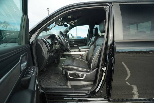 2023 RAM 1500 Laramie Crew Cab 4x4 5'7' Box