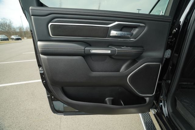 2023 RAM 1500 Laramie Crew Cab 4x4 5'7' Box