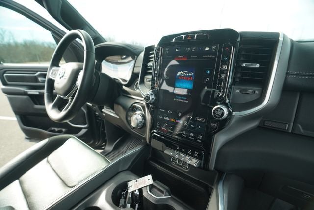 2023 RAM 1500 Laramie Crew Cab 4x4 5'7' Box