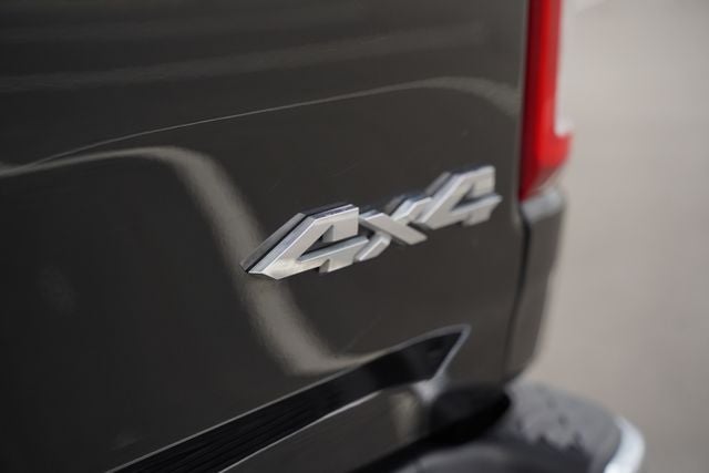 2022 RAM 1500 Big Horn Crew Cab 4x4 6'4' Box