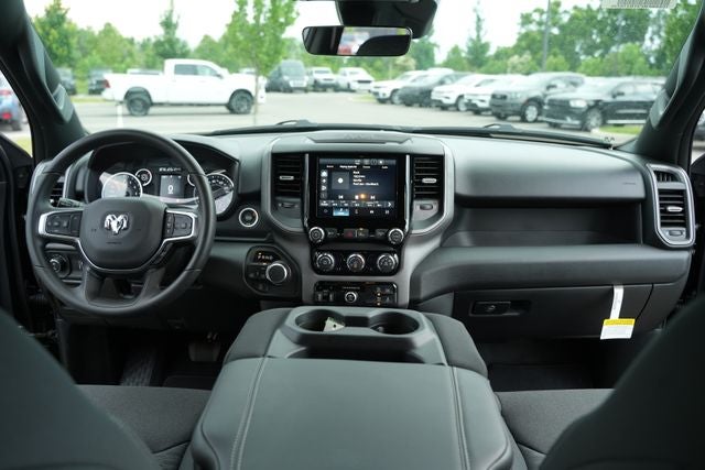 2026 RAM Ram 1500 RAM 1500 EXPRESS CREW CAB 4X4 6'4' BOX