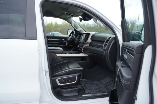 2022 RAM 1500 Laramie Crew Cab 4x4 6'4' Box