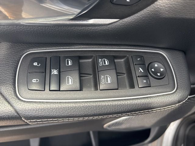 2022 RAM 1500 Laramie Crew Cab 4x4 6'4' Box