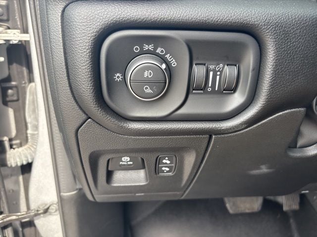 2022 RAM 1500 Laramie Crew Cab 4x4 6'4' Box