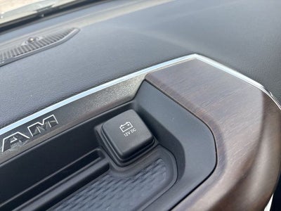 2022 RAM 1500 Laramie Crew Cab 4x4 6'4' Box