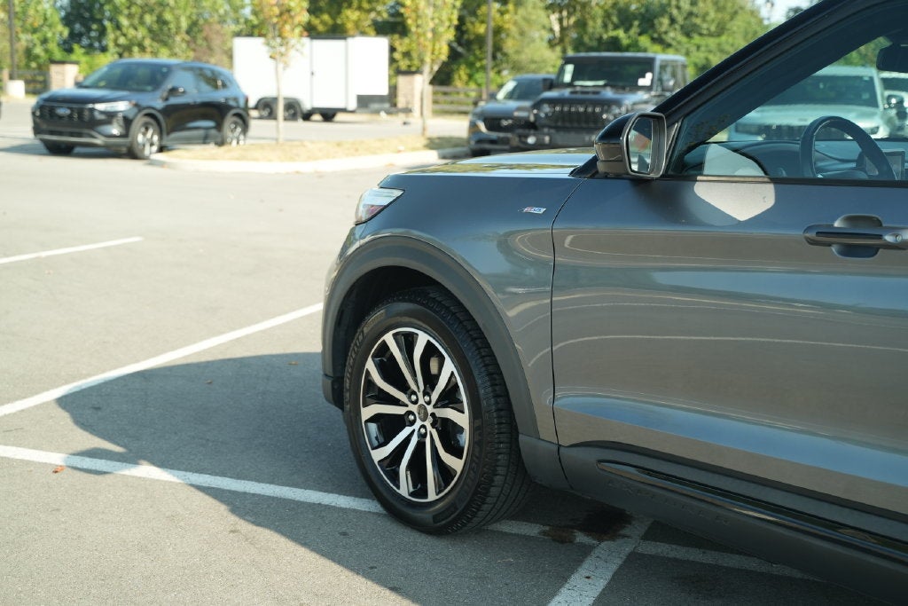 2022 Ford Explorer ST-Line