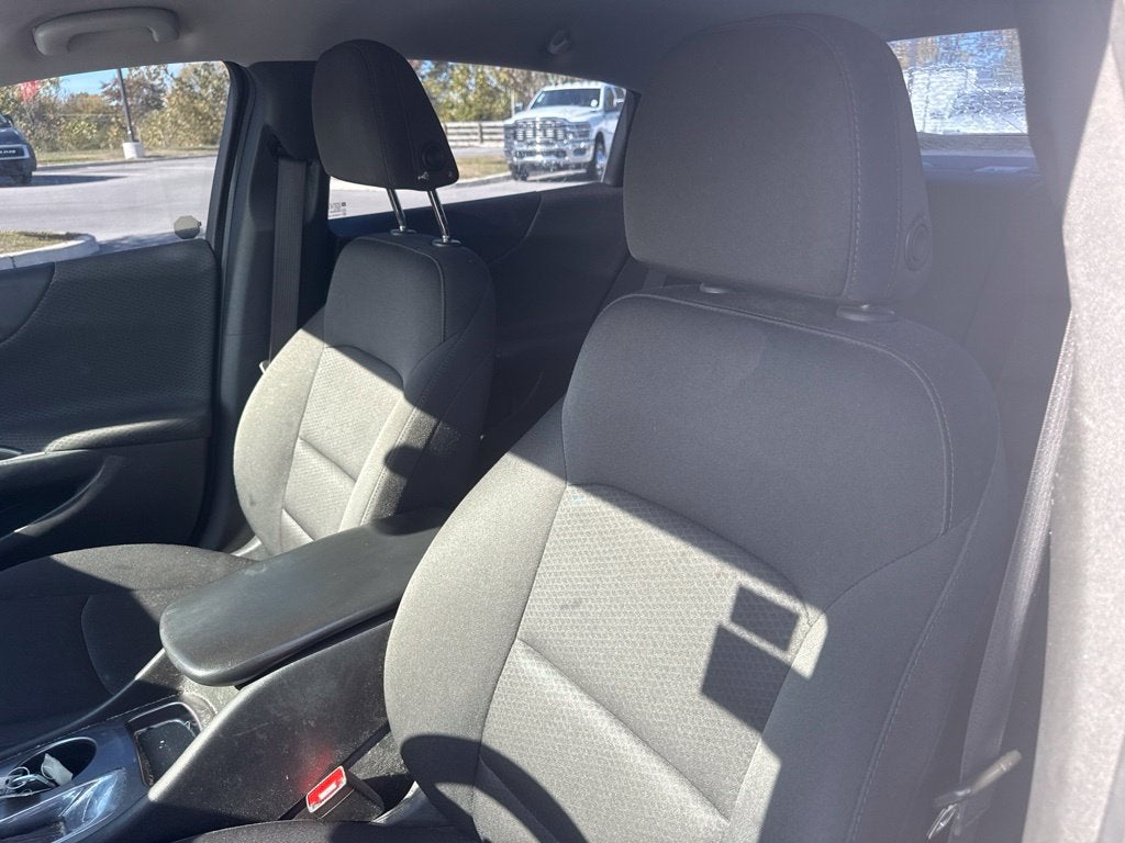 2019 Chevrolet Malibu LS 1LS