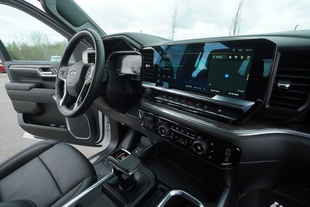 2025 Chevrolet Silverado 1500 4WD Crew Cab Short Bed LTZ