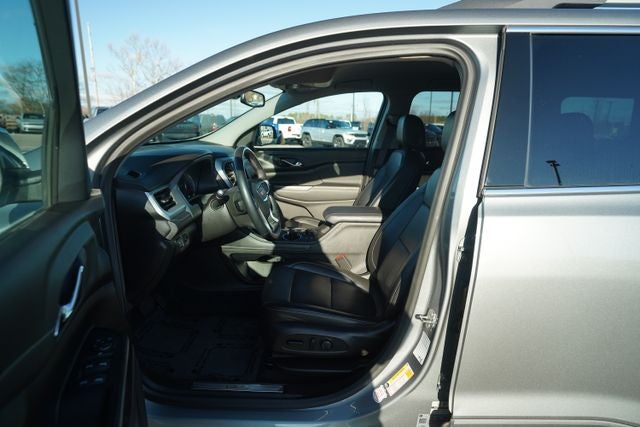 2023 GMC Acadia AWD SLT