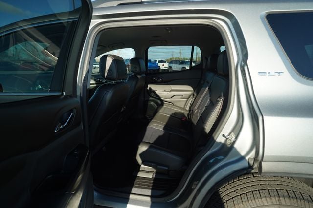 2023 GMC Acadia AWD SLT