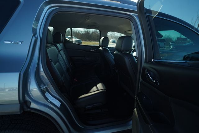2023 GMC Acadia AWD SLT