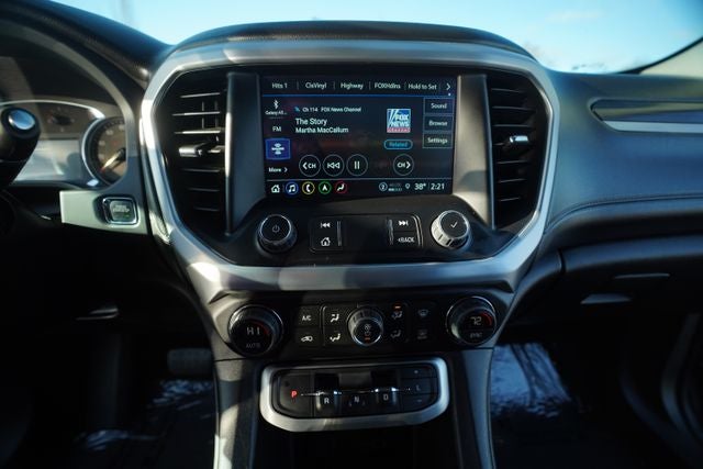 2023 GMC Acadia AWD SLT