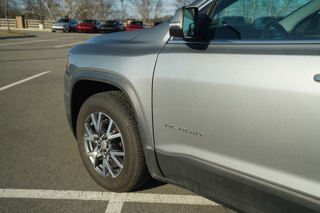 2023 GMC Acadia AWD SLT