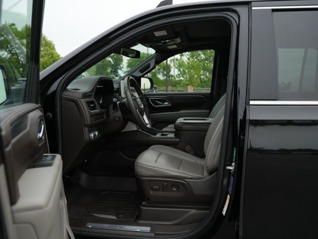 2022 GMC Yukon XL 4WD SLT