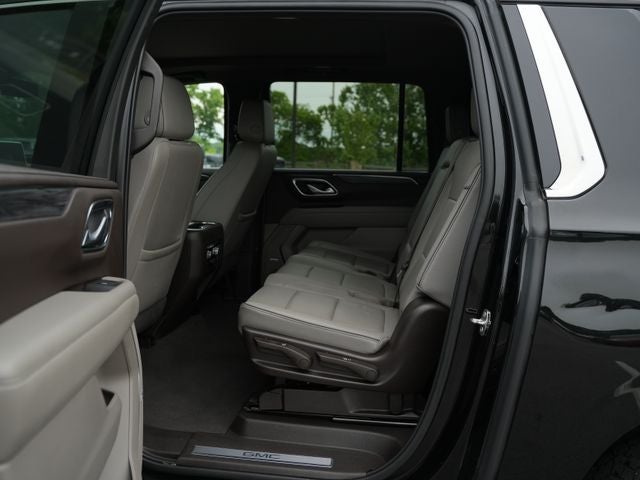 2022 GMC Yukon XL 4WD SLT