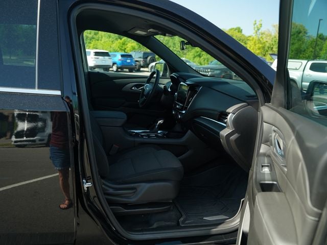 2023 Chevrolet Traverse FWD LT Cloth