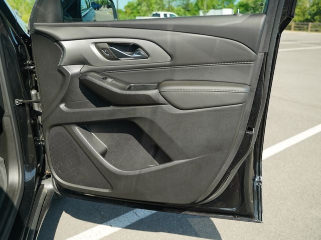 2023 Chevrolet Traverse FWD LT Cloth