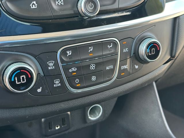 2018 Chevrolet Traverse LT Cloth w/1LT