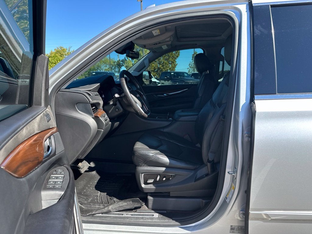 2020 Cadillac Escalade Luxury