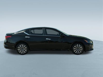 2023 Nissan Altima SV FWD