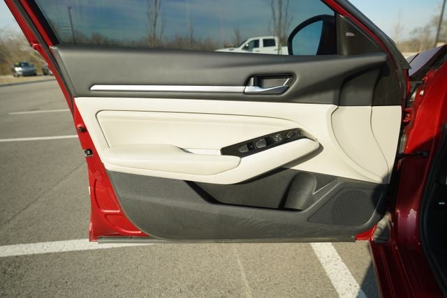 2023 Nissan Altima SL FWD