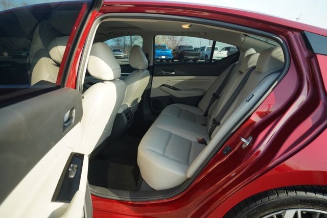 2023 Nissan Altima SL FWD