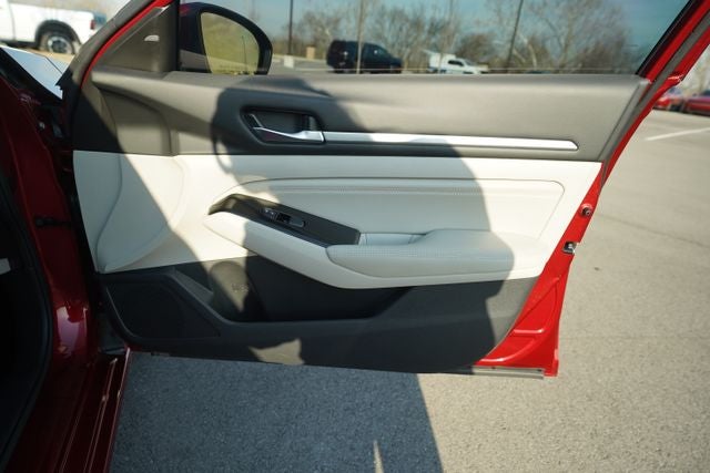 2023 Nissan Altima SL FWD