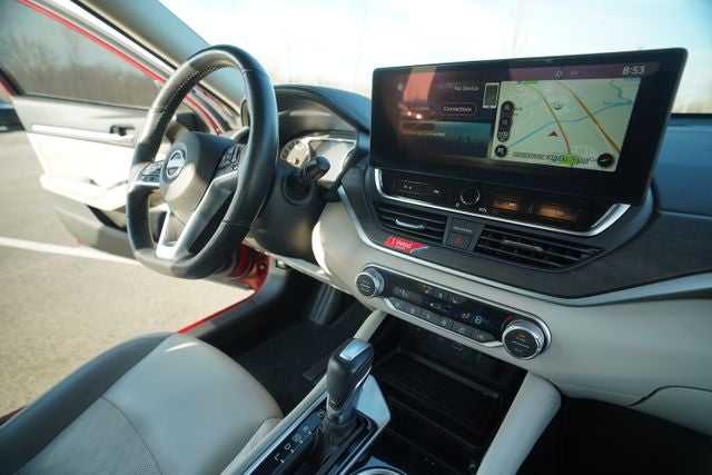 2023 Nissan Altima SL FWD