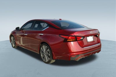 2023 Nissan Altima SL FWD