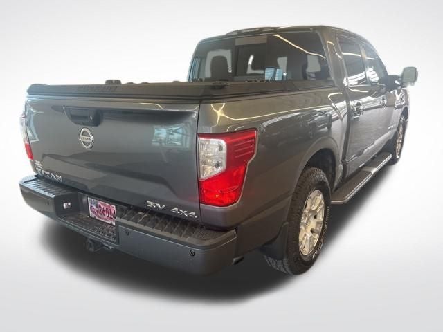 2017 Nissan TITAN SV