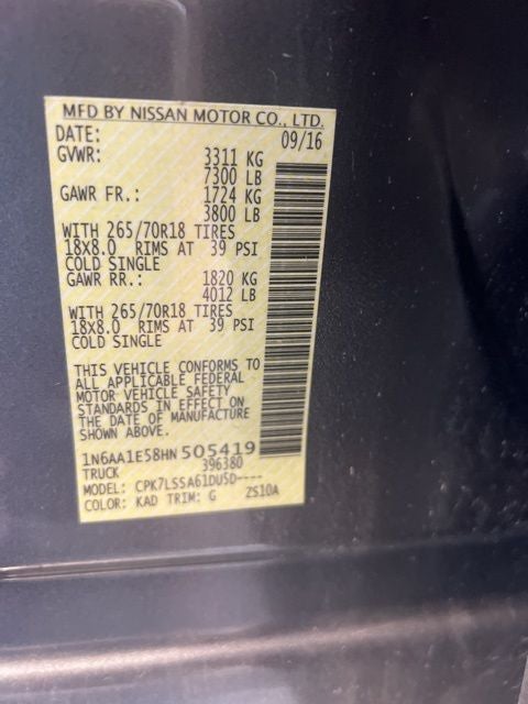 2017 Nissan TITAN SV