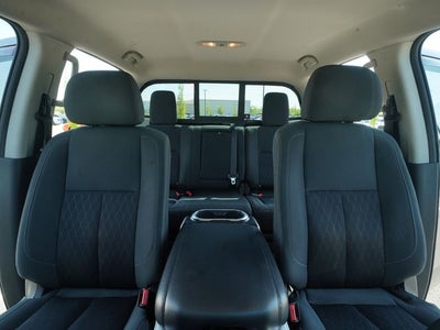 2017 Nissan TITAN SV